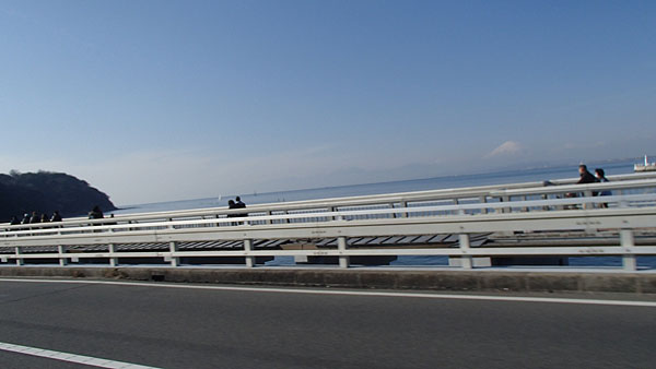 海越しの富士山
